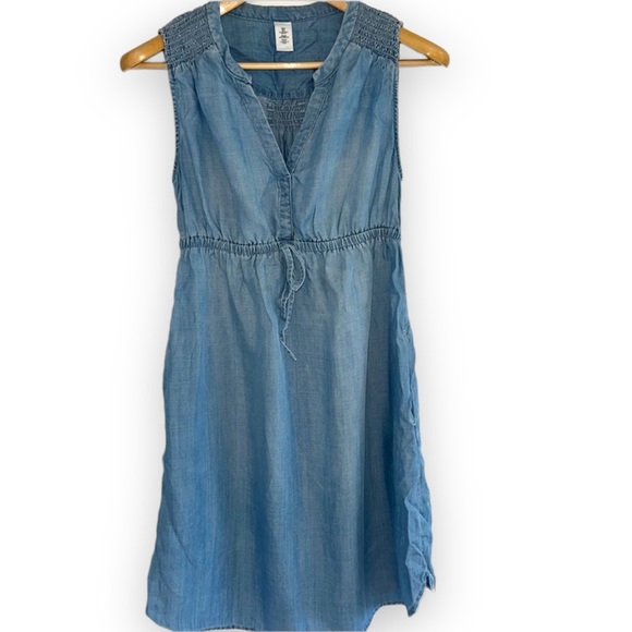 H&M Dresses & Skirts - H&M Maternity Dress Size Small